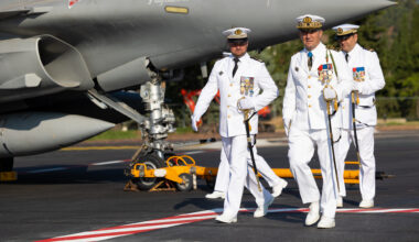 TOULON : Cérémonie de passation de commandement de la force de l'aéronautique navale