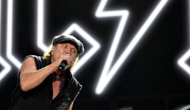 Brian Johnson très marqué après son concert à Paris, le chanteur d’AC/DC a tout donné à 77 ans