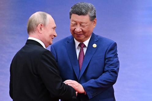 Le président russe, Vladimir Poutine, et son homologue chinois, Xi Jinping, à Tianjin, dimanche 31 août 2025.