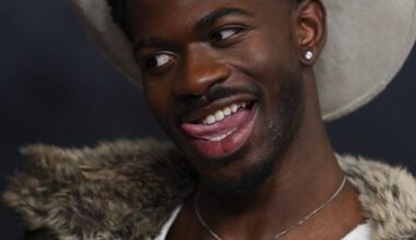 En slip et santiags dans les rues de Los Angeles, Lil Nas X se fait coffrer par la police