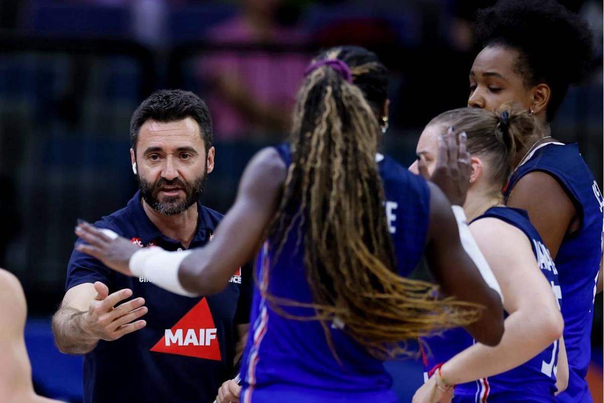 Cesar Hernandez, le très conquérant sélectionneur espagnol d'une équipe de France qui retrouve le Mondial plus de cinquante ans après