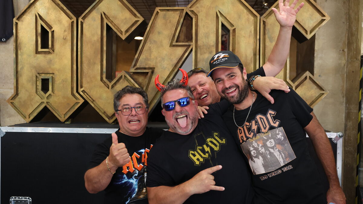 Disques, paillasson, flasque… À Paris, les fans affluent au pop-up store d’AC/DC : « Il y a plein de trucs variés »