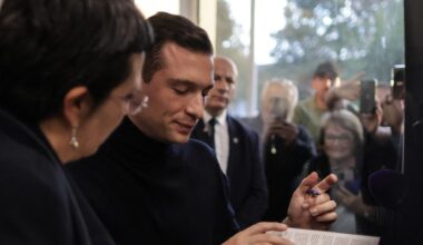 Jordan Bardella et Philippe de Villiers n’ont pas sauvé l’éditeur Fayard