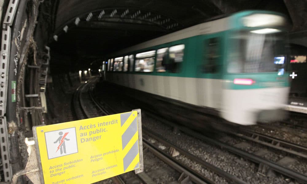 Un corps démembré découvert dans un tunnel de métro à Paris, la victime identifiée