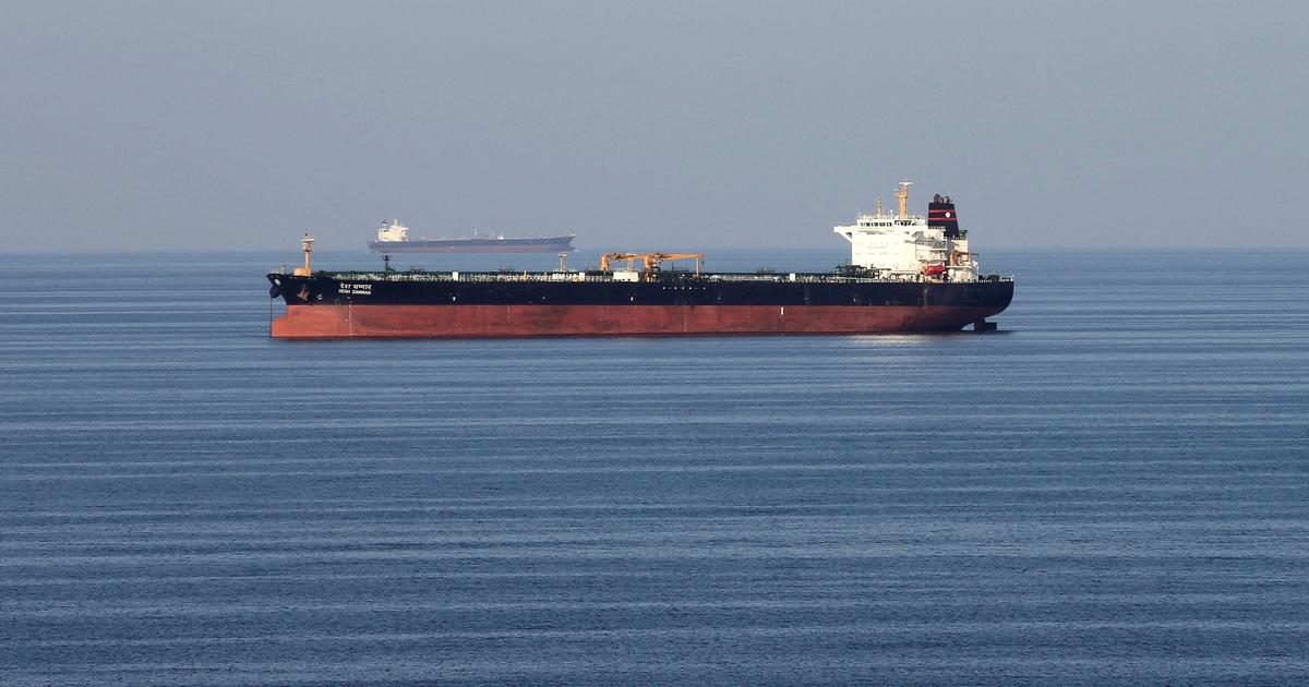 Navires difficilement traçables, pavillons douteux... Comment la flotte fantôme permet à la Russie d’exporter son pétrole