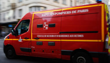 Paris : encore un homme blessé au couteau en voulant défendre son amie