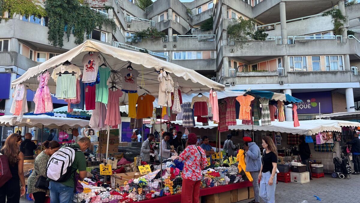« Le dialogue avec les commerçants, c’est ce que je préfère » : dans les pas des placiers du marché de Saint-Denis