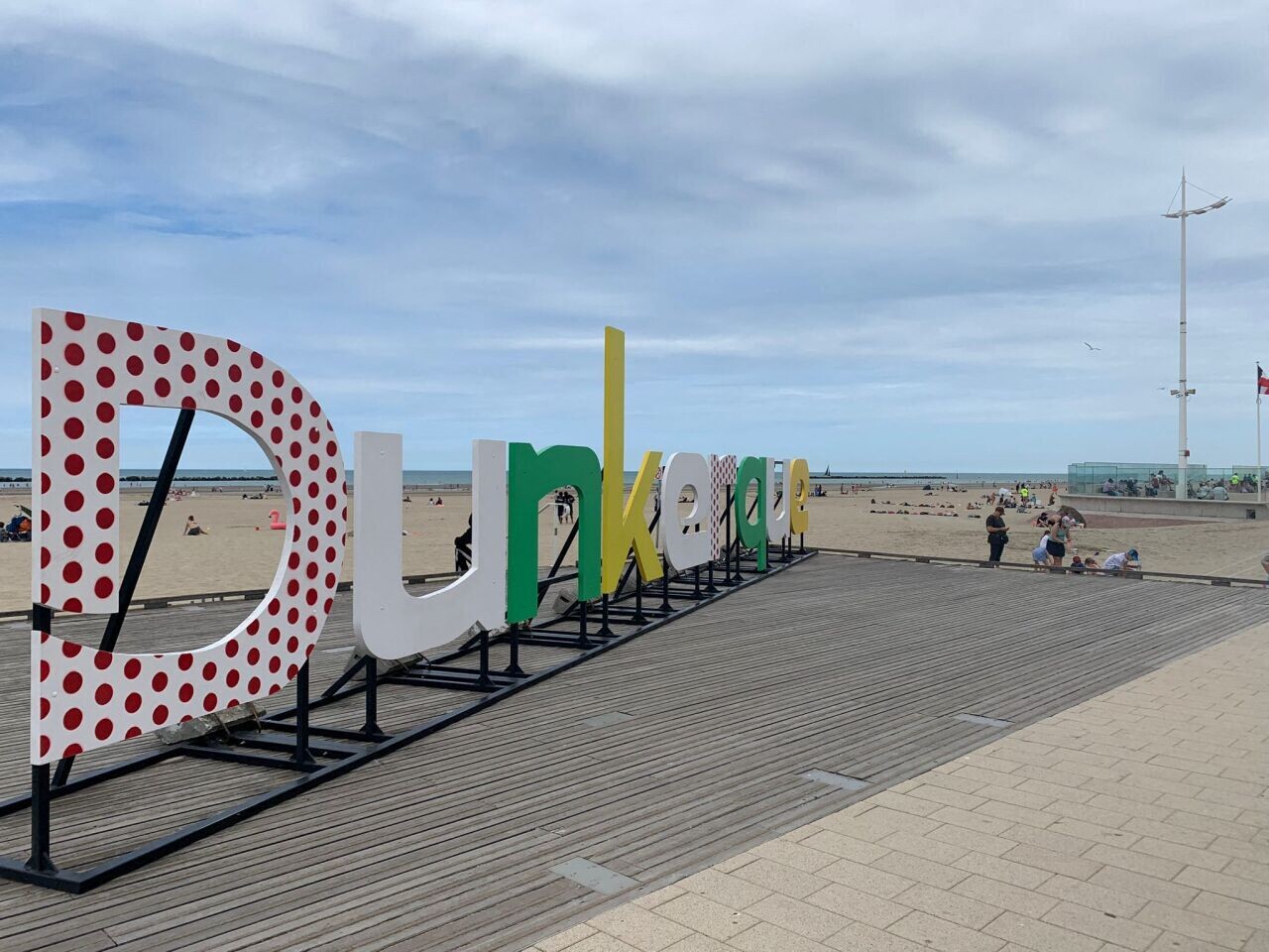 Artisans, jeux, DJ, visite d'un phare… Ne manquez pas ce marché nocturne de rêve à 1h de Lille