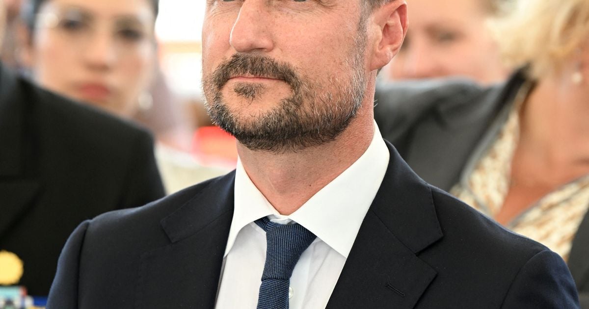 Une famille royale secouée, son prince héritier prend la parole pour la première fois