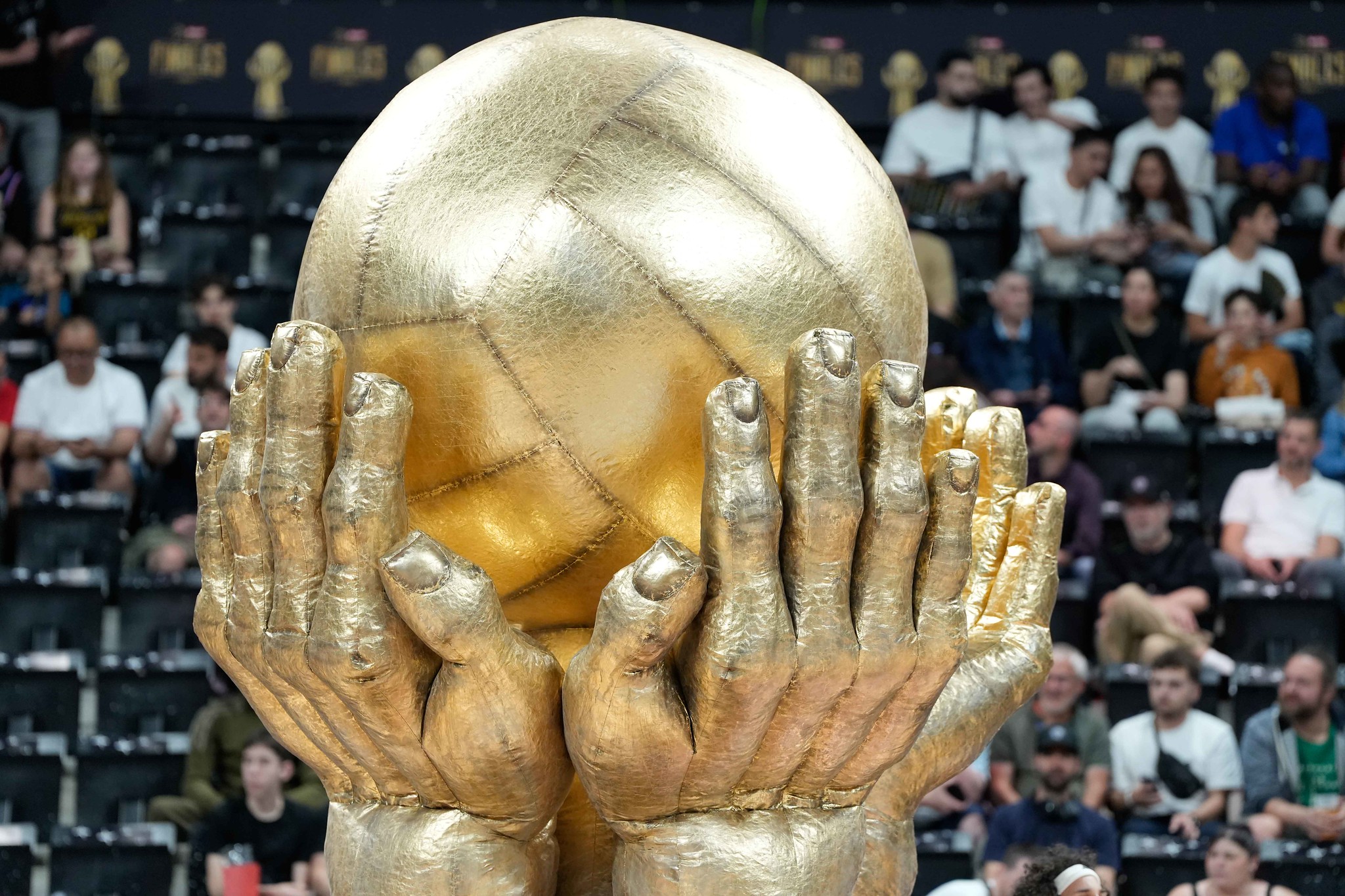 Betclic ÉLITE - La LNB a dévoilé le calendrier complet de la saison 2025/26, qui démarrera le week-end du 27-28 septembre. Demandez le programme !