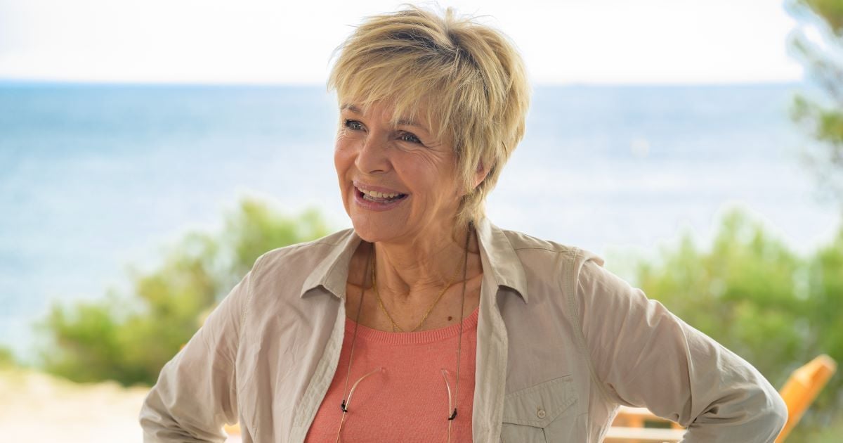 "Il faut demander aux directeurs de chaînes" : De retour dans "Camping Paradis", Véronique Jannot s'interroge sur sa faible présence à la télévision