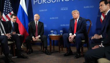 En direct, rencontre Poutine-Trump : le sommet historique entre les deux dirigeants et leurs conseillers est en cours - Le Monde.fr