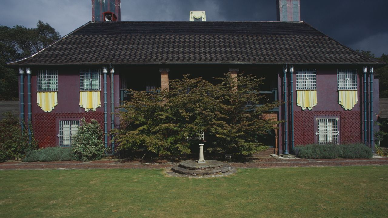 L'unique maison surréaliste d'Angleterre a été revisitée par Salvador Dalí