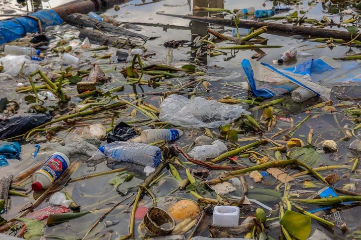 Traité sur la pollution plastique : le point qui bloque tout depuis trois ans et menace encore les négociations