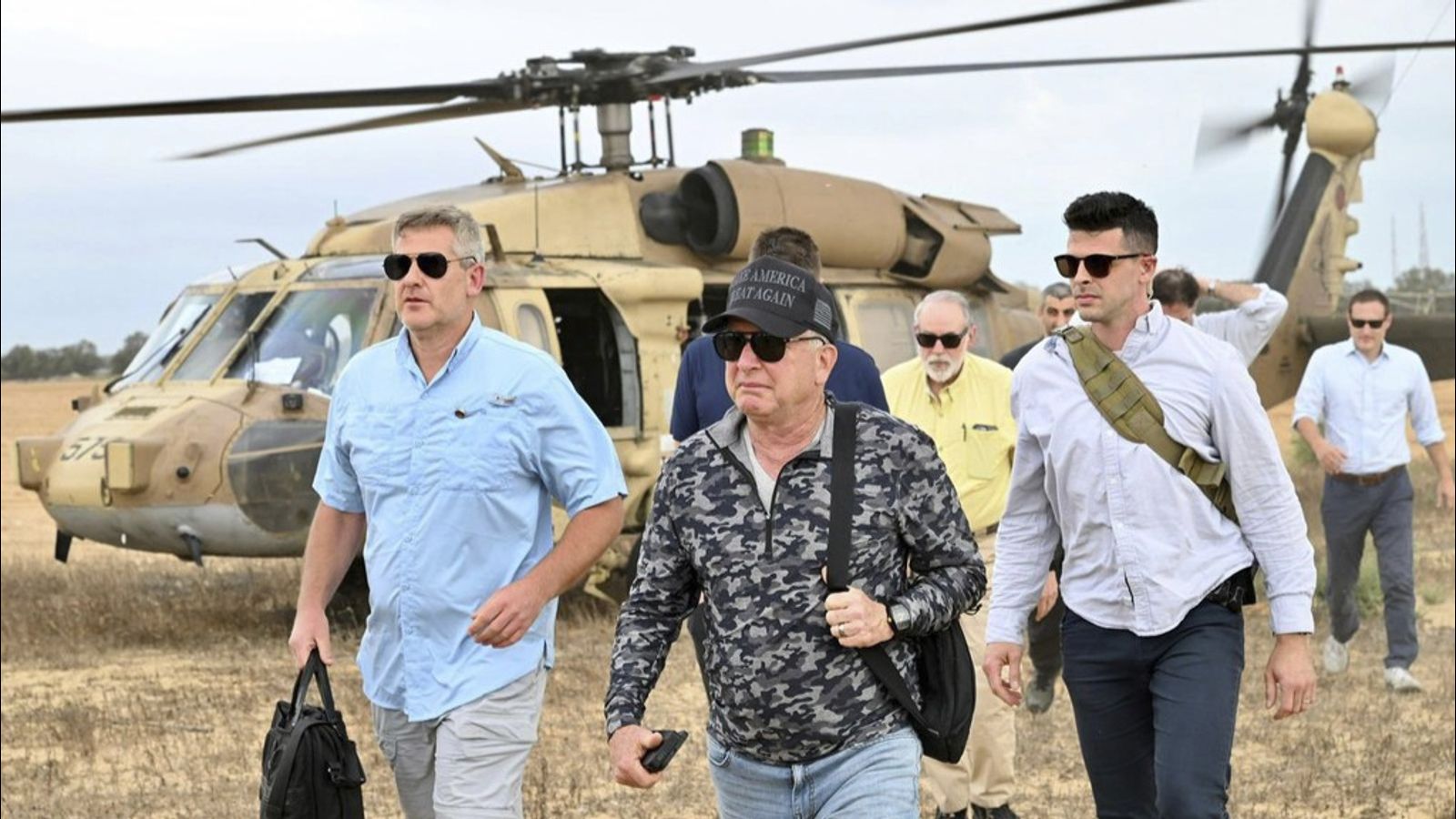 L’ambassadeur des États-Unis en Israël Mike Huckabee fait l’éloge des meurtriers des FDI et de la GHF lors d’une visite à Gaza