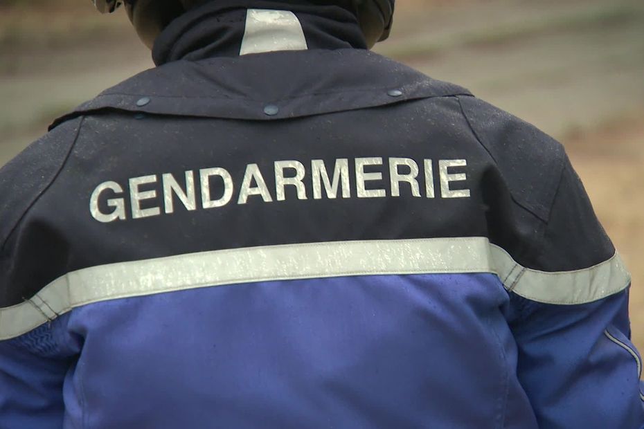 deux hommes en garde à vue