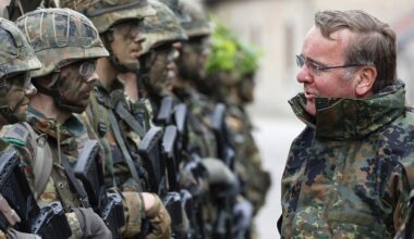 Des soldats allemands participent à l'exercice international des troupes divisionnaires « Grand Quadriga 2024 » à Pabrade, au nord de Vilnius, en Lituanie