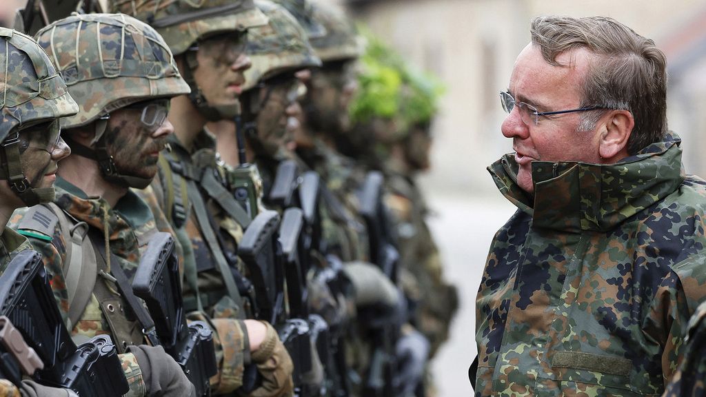 Des soldats allemands participent à l'exercice international des troupes divisionnaires « Grand Quadriga 2024 » à Pabrade, au nord de Vilnius, en Lituanie