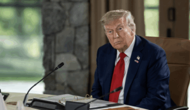 Trump menace la Russie de « très graves conséquences » si Poutine ne met pas fin à la guerre.