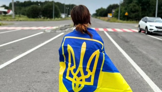 L’Ukraine rapatrie une fillette vivant sur les territoires temporairement occupés, que les forces russes voulaient envoyer dans un internat en Russie