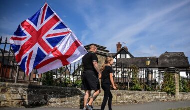 Patriotisme ? Extrême droite ? Pourquoi des drapeaux anglais et britannique fleurissent dans plusieurs villes outre-Manche