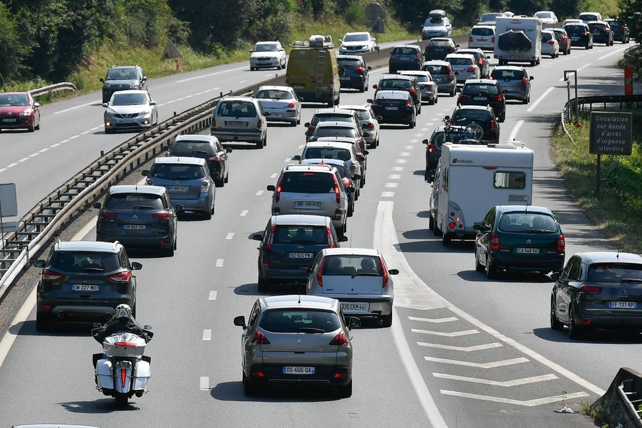 Journée rouge dans l'Ouest, bouchons et ralentissements autour d’Angers et de Nantes
