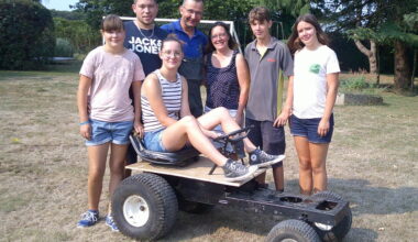 cette famille a construit son bolide pour une course de caisses à savon