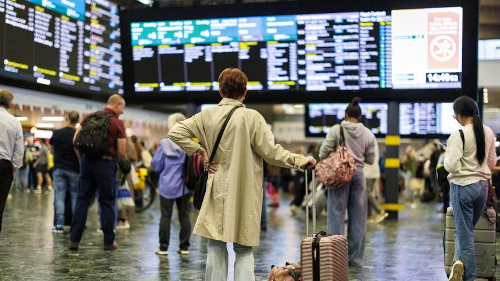 De nombreuses perturbations ont été enregistrées, en particulier sur le réseau de chemins de fer, notamment à Londres.