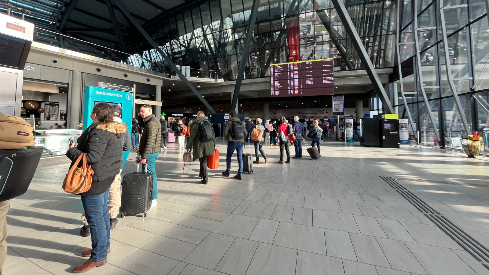 Gendarme percuté en Isère : le suspect arrêté à l'aéroport de Lyon et jugé à Grenoble