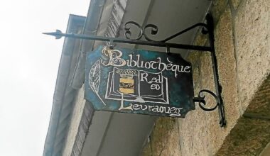 Vente de livres à « petits prix » à la bibliothèque de Guerlesquin