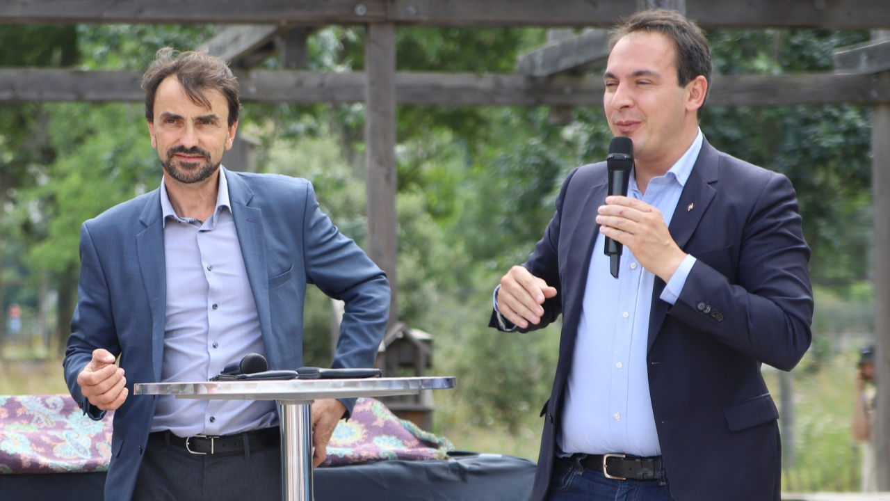 droite et écologistes s'écharpent encore