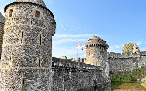 Le château attire environ 100 000 visiteurs par an.