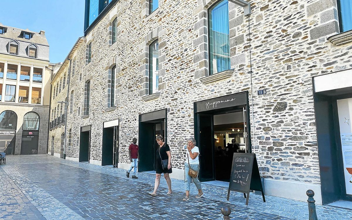 Inoccupés pendant des mois, ces locaux de la place des Lices à Rennes accueillent un restaurant italien