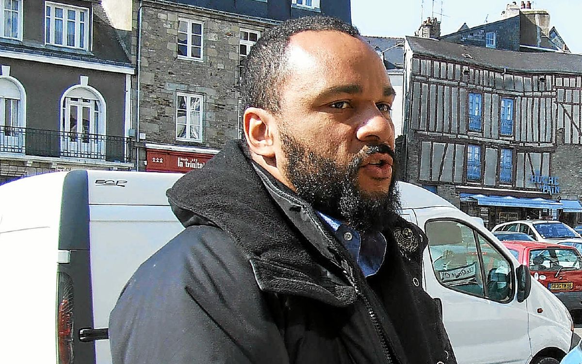 Malgré l’interdiction de son spectacle par la préfecture d’Ille-et-Vilaine, Dieudonné est monté sur scène
