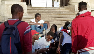 "Une absence de volonté politique municipale de trouver des solutions viables"