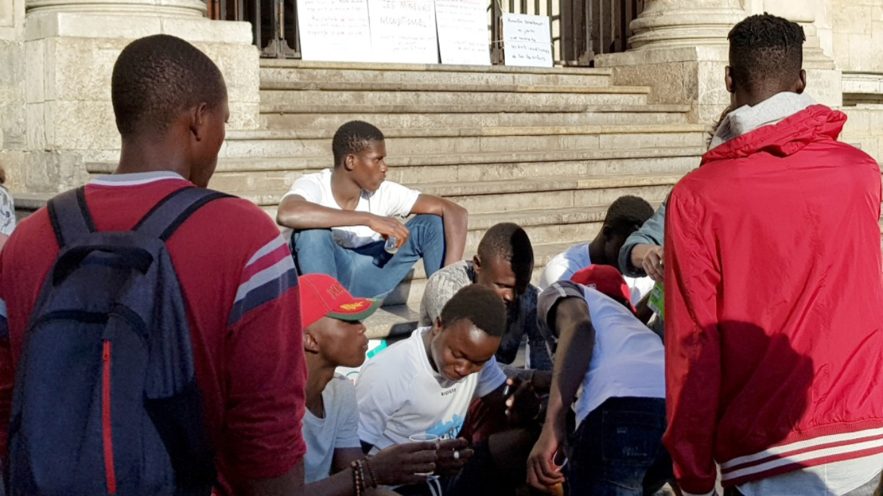 "Une absence de volonté politique municipale de trouver des solutions viables"