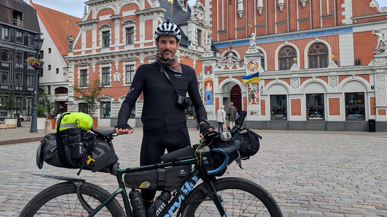 Vingt-six pays et 7.800 km en deux mois… La folle aventure de Yann Desjardins pour son tour d’Europe à vélo