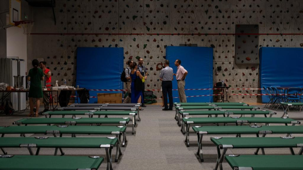 un gymnase réquisitionné pour accueillir les SDF