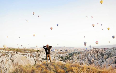 Dans les Cappadoce en Turquie, Kilian est resté trois jours en bivouac dans des « cheminées de fée », des grottes troglodytes.