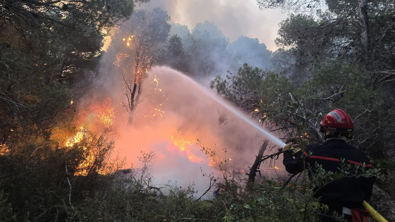 un mégot jeté par un automobiliste à l'origine de l'incendie ?