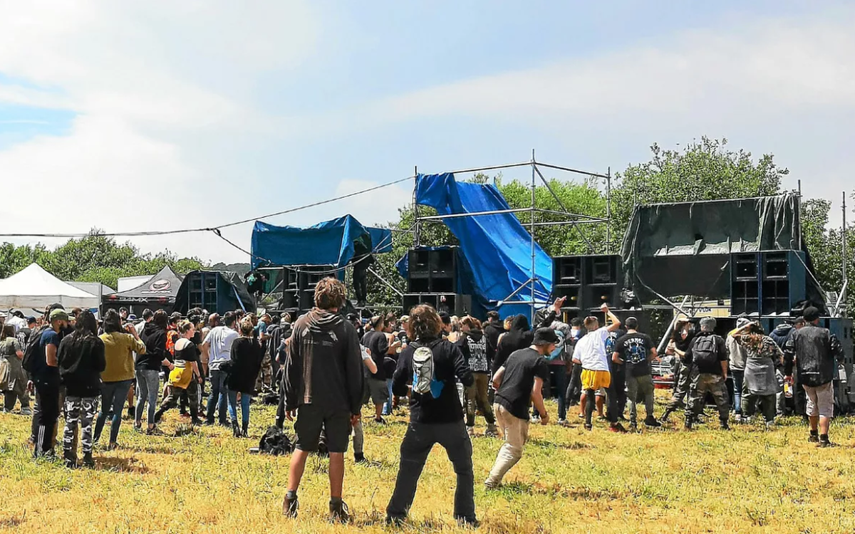 Rave party en Ille-et-Vilaine : 2 000 participants et 450 PV dressés par les gendarmes
