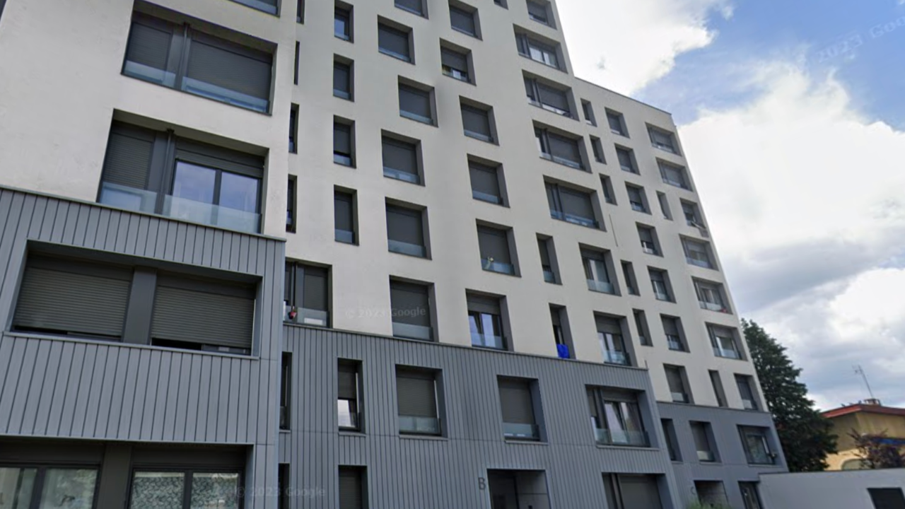un appartement pris pour cible, six impacts de balles retrouvés sur la porte
