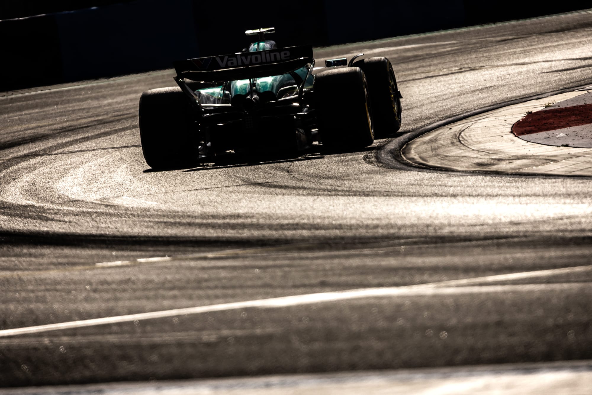 Pourquoi Aston Martin ne sacrifiera pas la rigueur pour atteindre le sommet de la F1
