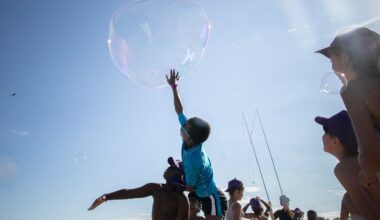 40.000 enfants attendus au pied de la Tour Effeil pour la "Journée des oubliés des vacances"