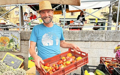 Louis Collet a eu 1001 vies, avant d’exposer au marché des Lices.
