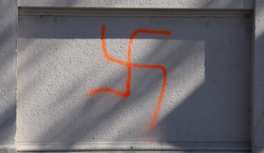 Une croix gammée retrouvée, des profs insultés, un collège vandalisé : stupeur à Sainte-Foy-lès-Lyon