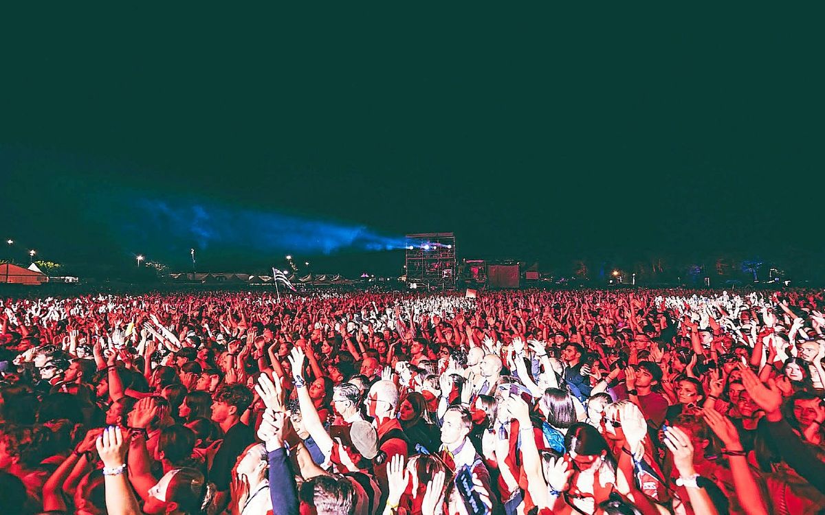 Au festival du Roi Arthur, près de Rennes, Justice enflamme le public : « C’était le plus beau concert de ma vie »
