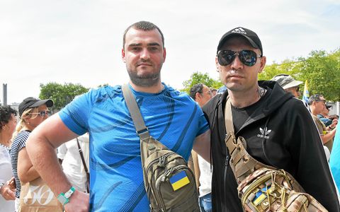 Kostiantyn et Oleksandr sont deux soldats ukrainiens qui ont été soignés à l’Hôpital des armées de Brest après avoir été blessés sur le front lors de la guerre face à la Russie.
