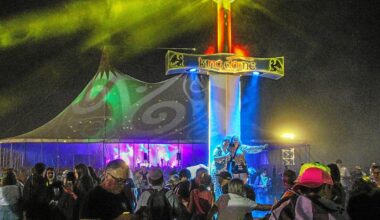 « Tu vas voir, c’est génial ! » : au festival du Roi Arthur, près de Rennes, la musique celte fait danser la foule