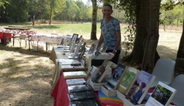 Un Salon du livre dans le parc à Montipouret